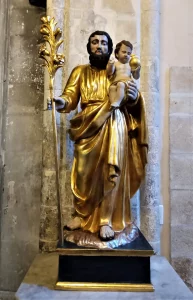 Statue de saint Joseph restaurée en bois doré ; église de Sault