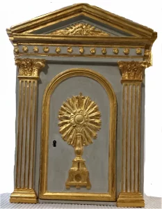 Tabernacle restauré à l'atelier dorure d'Annie Gaudin